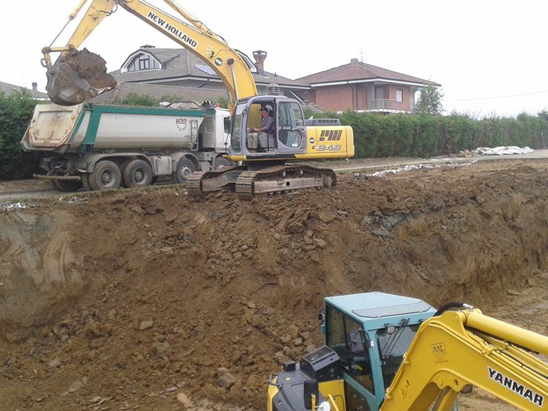 Scavi per materiali inerti da CMA Asfalti a Chieri (Torino)
