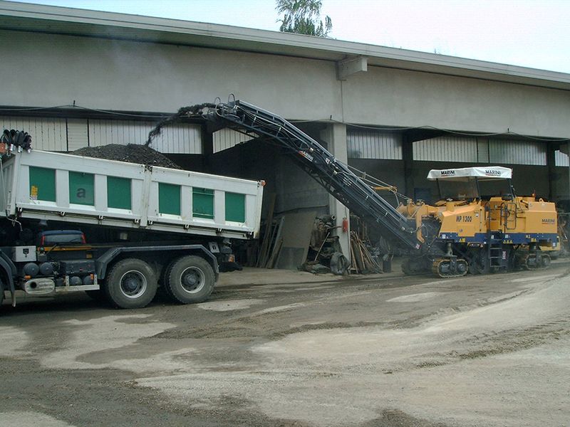 Fresature materiali da CMA asfalti a Chieri (Torino)